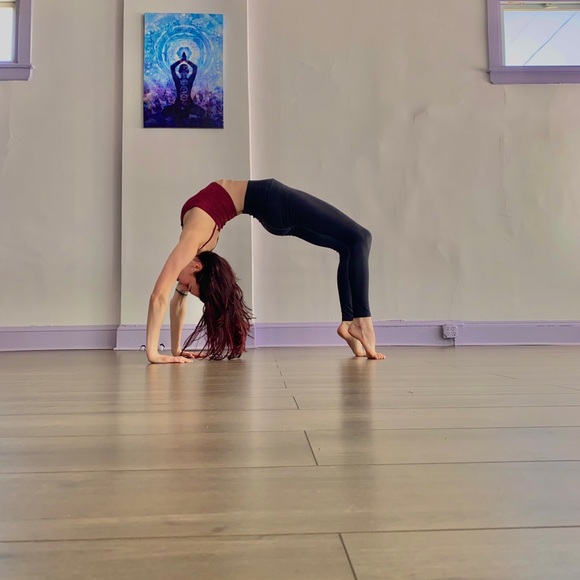 ✨ Meet your Posher ✨ - Picture 2 of 3